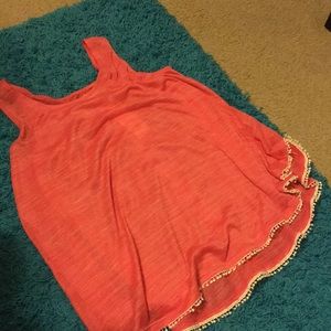 Sleeveless top.           B006